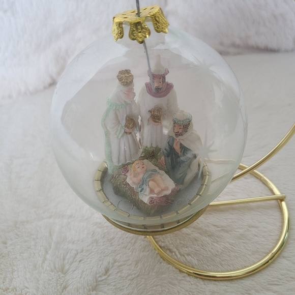 Vintage Three Kings Ornament and Stand - Picture 2 of 6